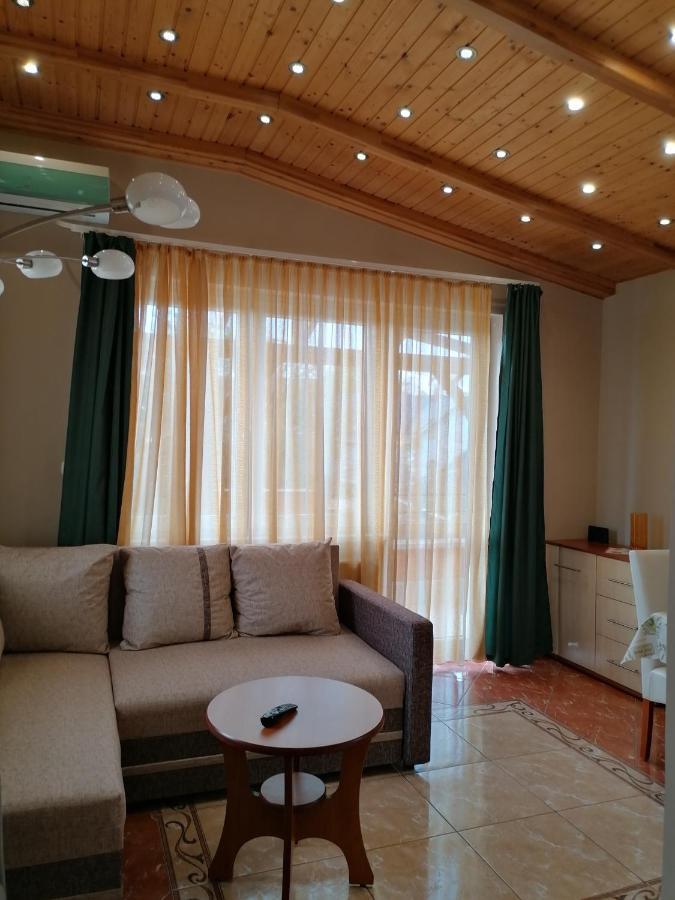 Betty-Major Apartman ไฮจ์ดุสโซบอสโล ภายนอก รูปภาพ